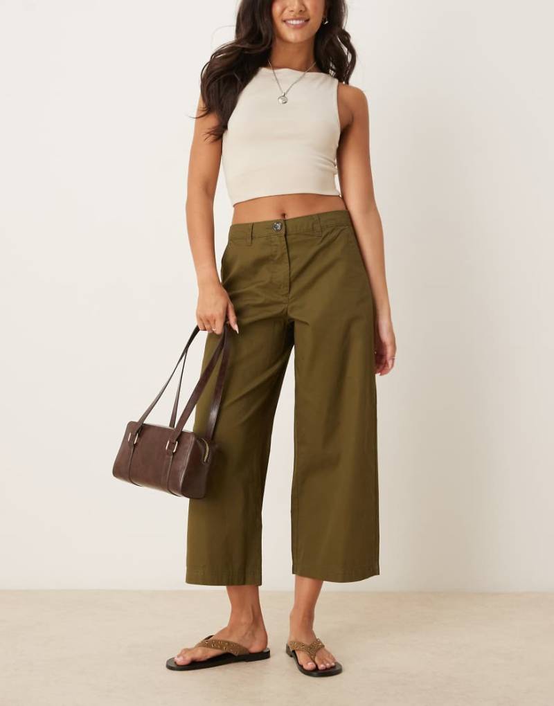 JDY - Cropped-Hose in Khaki mit weitem Bein-Grün von JDY
