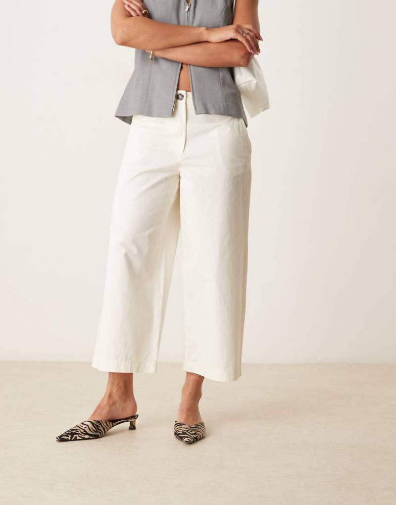 JDY - Cropped-Hose in Weiß mit weitem Bein von JDY