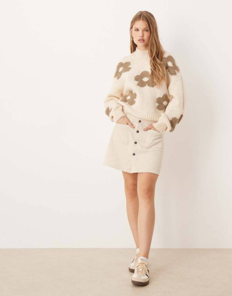 JDY - Durchgeknöpfter Cord-Minirock in Creme-Weiß von JDY