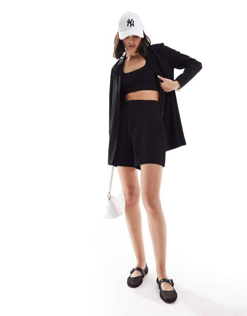 JDY - Elegante Bermudashorts in Schwarz, Kombiteil von JDY