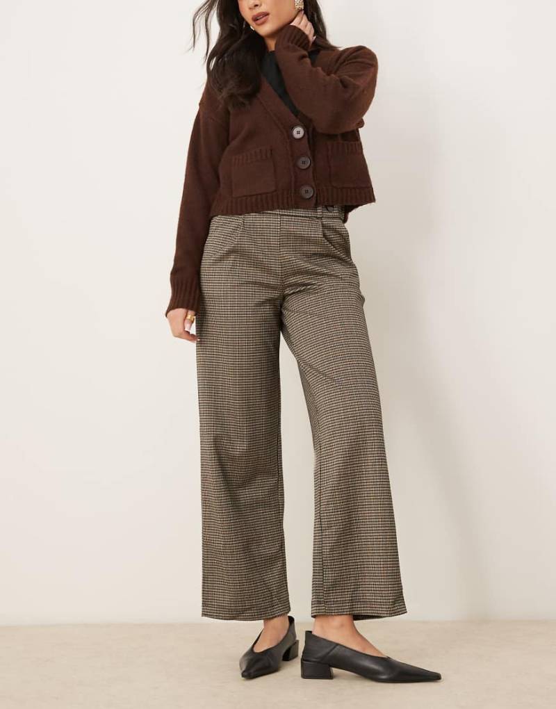 JDY - Elegante Hose in Braun kariert mit Knopfdetail von JDY