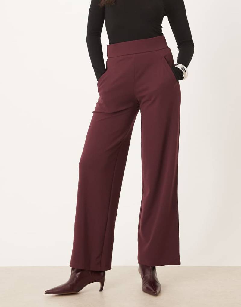 JDY - Elegante Hose in Burgunderrot mit weitem Bein JDY - Elegante Hose in Burgunderrot mit weitem Bein von JDY