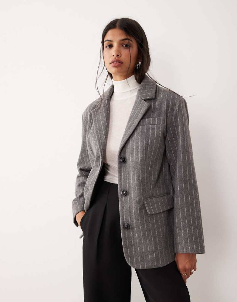JDY - Eleganter Blazer in Grau mit Wollanteil und Nadelstreifen von JDY