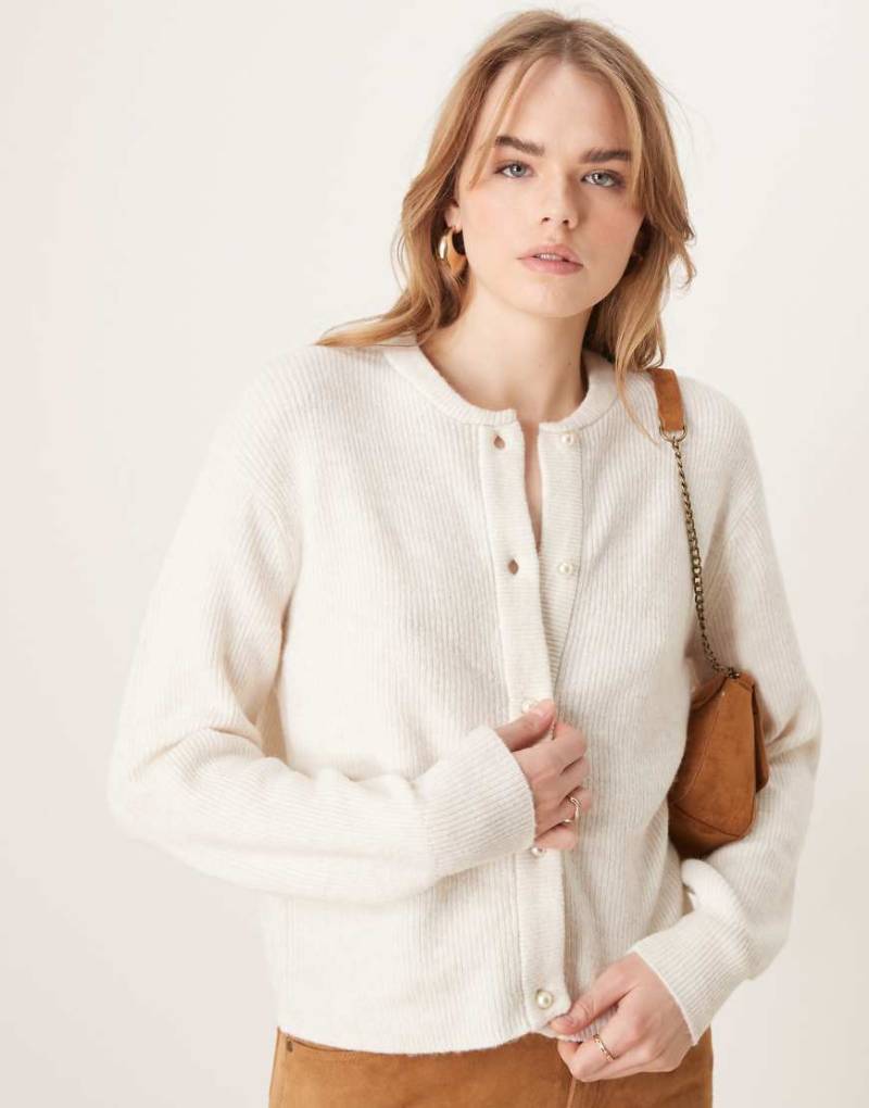 JDY - Gerippte, leichte Strickjacke in Cremeweiß von JDY