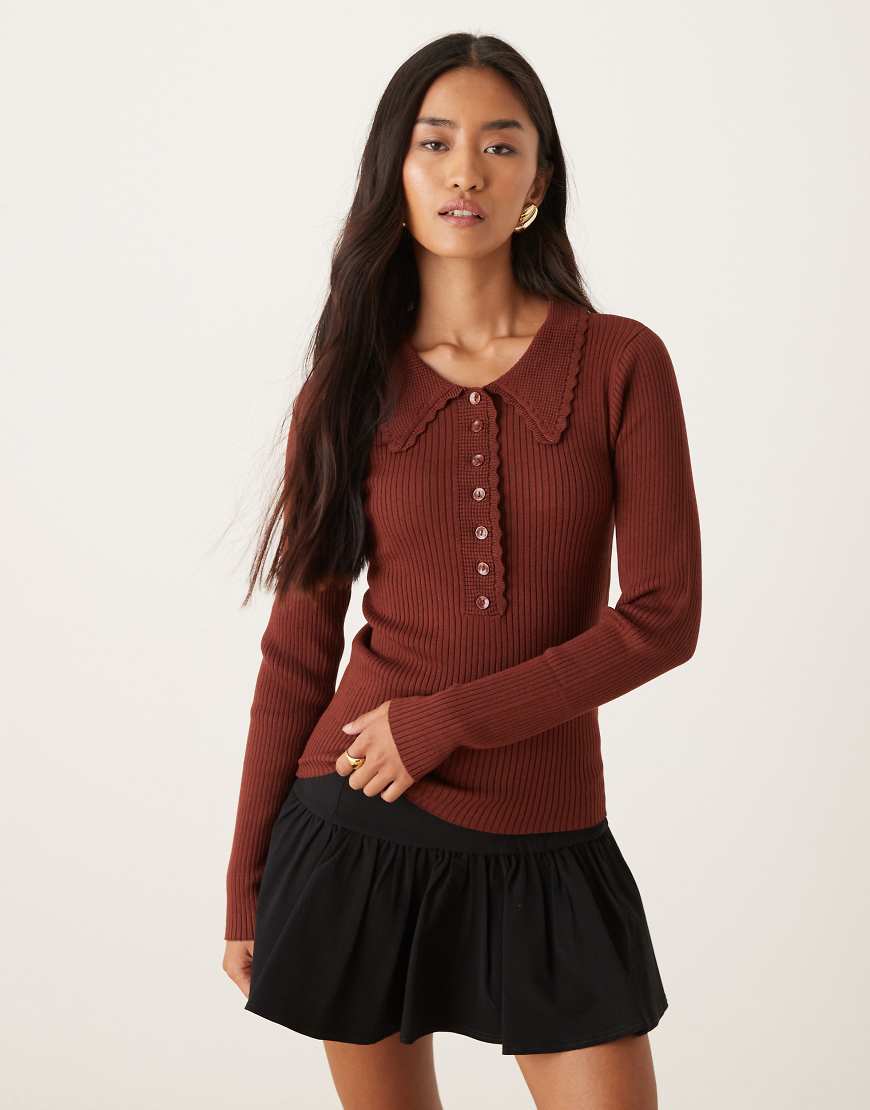 JDY - Gestricktes Polo-Oberteil in warmem Braun mit Muschelkantenbesatz-Brown von JDY