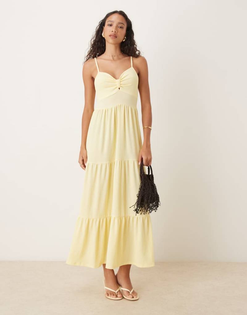 JDY - Gestuftes Maxikleid in Hellgelb von JDY