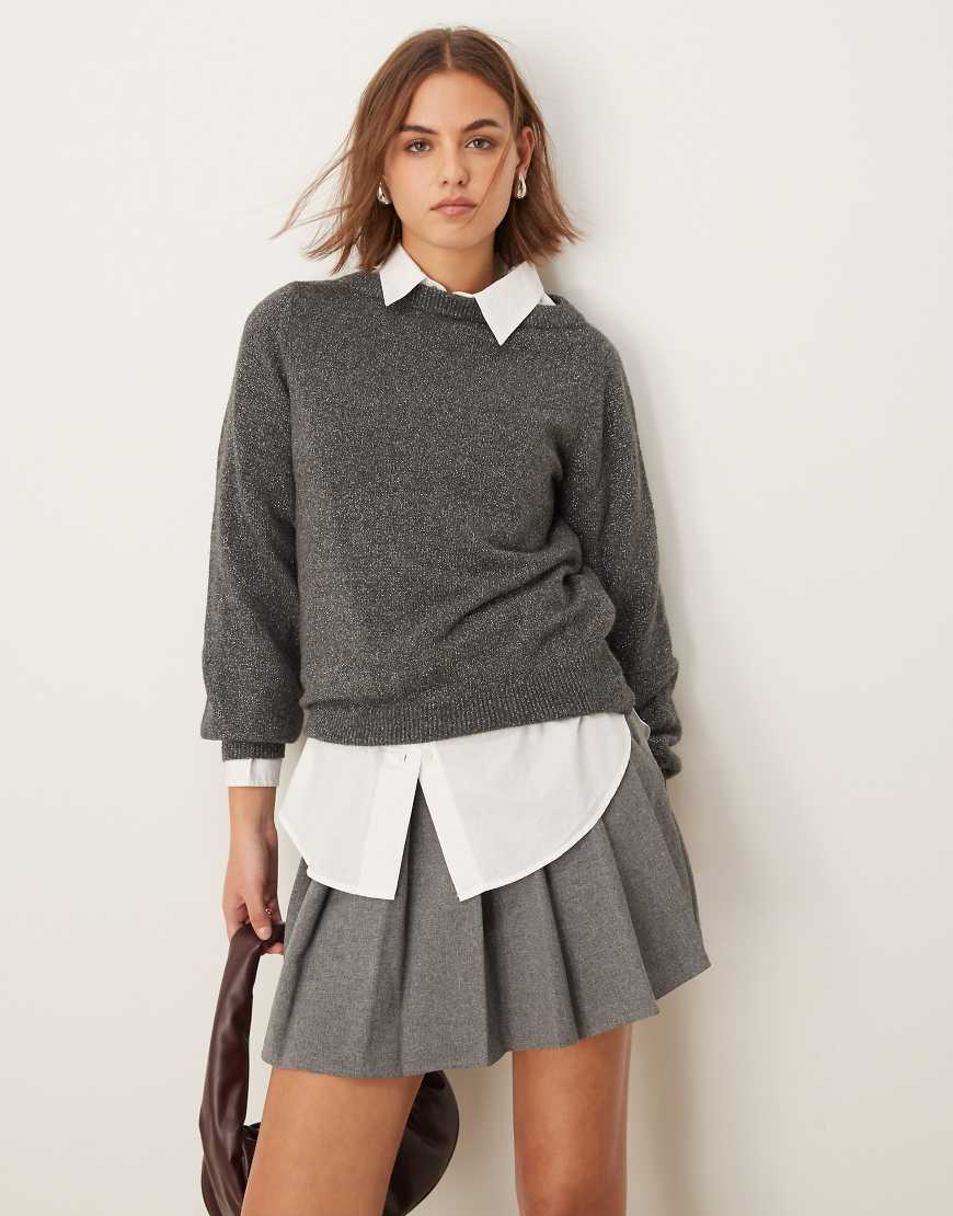JDY - Glitzer-Pullover in Dunkelgrau mit U-Boot-Ausschnitt JDY - Glitzer-Pullover in Dunkelgrau mit U-Boot-Ausschnitt von JDY