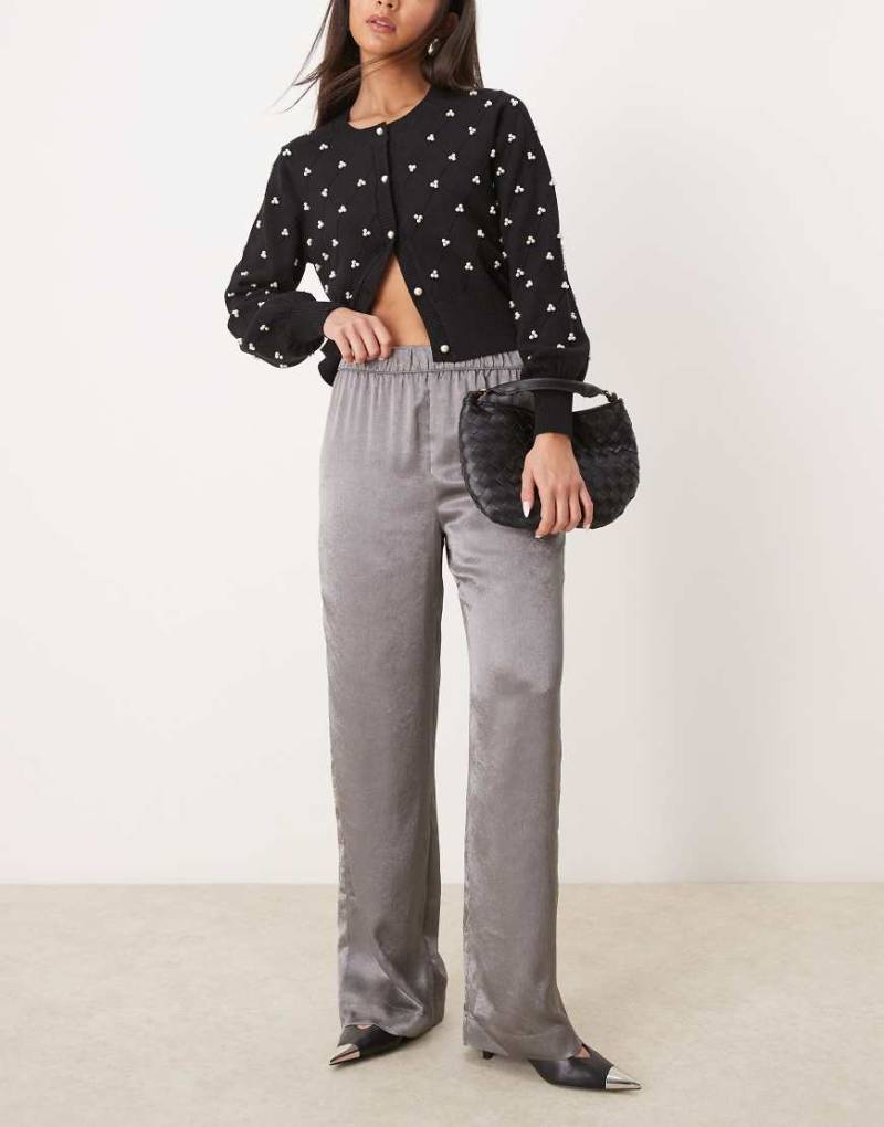 JDY - Graue Hose mit weitem Bein und Metallic-Optik von JDY
