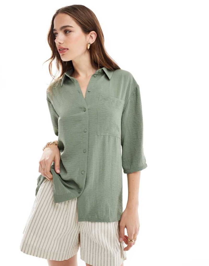 JDY - Hemd in Khaki mit 3/4-Ärmeln-Grün JDY - Hemd in Khaki mit 3/4-Ärmeln-Grün von JDY