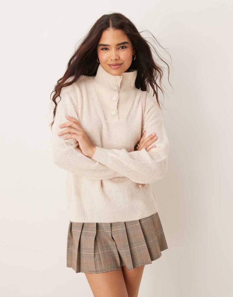 JDY - Hochgeschlossener Strickpullover in Steinbeige mit Knopfdetail-Neutral von JDY