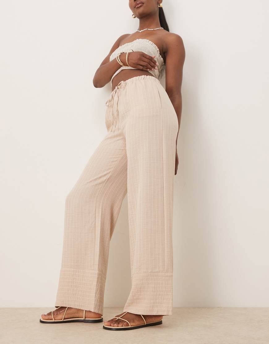 JDY - Hose in Beigen mit Streifen und weitem Bein-Neutral JDY - Hose in Beigen mit Streifen und weitem Bein-Neutral von JDY