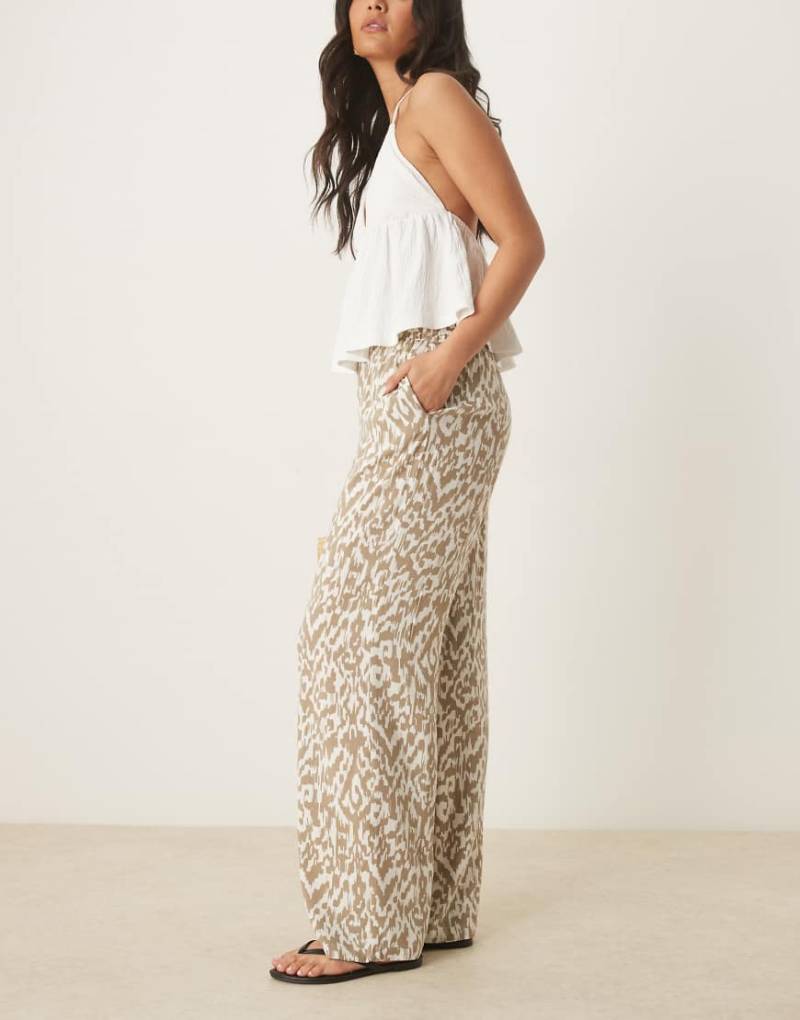 JDY - Hose in Ecru mit abstraktem Muster und weitem Bein-Weiß von JDY