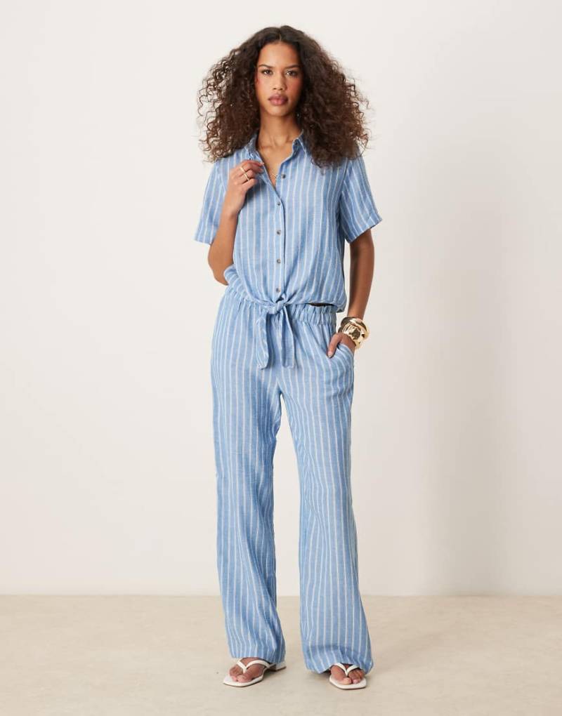 JDY - Hose in Hellblau mit weitem Bein, Kombiteil von JDY