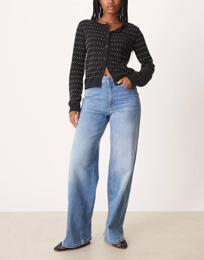 JDY - Jeans aus mittelblauem Denim mit weitem Bein und hohem Bund von JDY