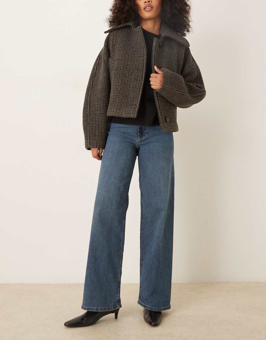 JDY - Jeans in Dunkelblau mit weitem Schnitt und hohem Bund von JDY