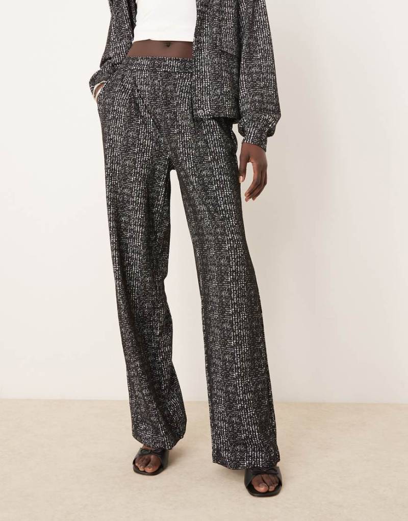 JDY - Karierte Hose mit weitem Schnitt in Schwarz, Kombiteil von JDY