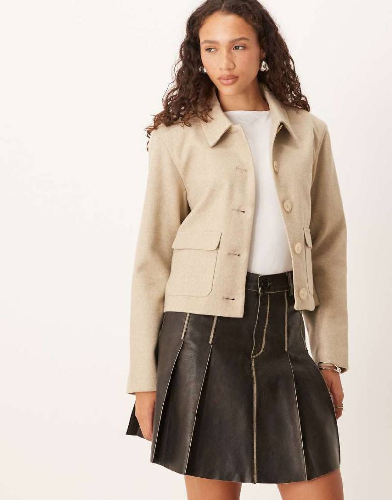JDY - Kurze, elegante Jacke in Beige-Neutral von JDY