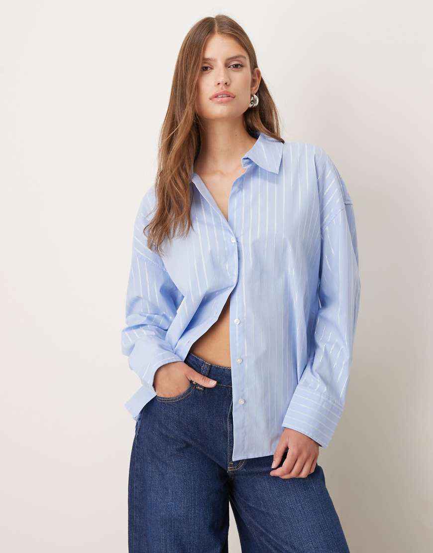 JDY - Relaxed-Fit-Hemdbluse in Blau mit Glitzerstreifen von JDY