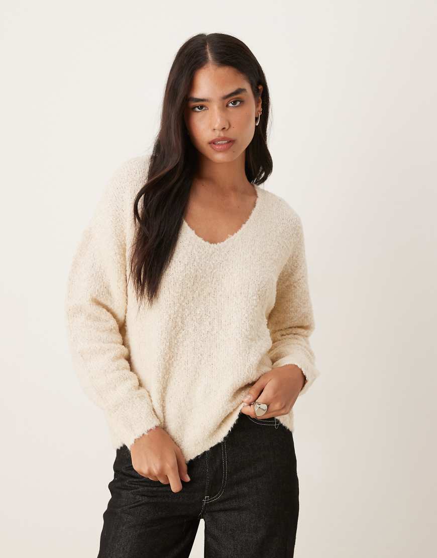 JDY - Locker sitzender Pullover in Creme mit V-Ausschnitt-Weiß von JDY