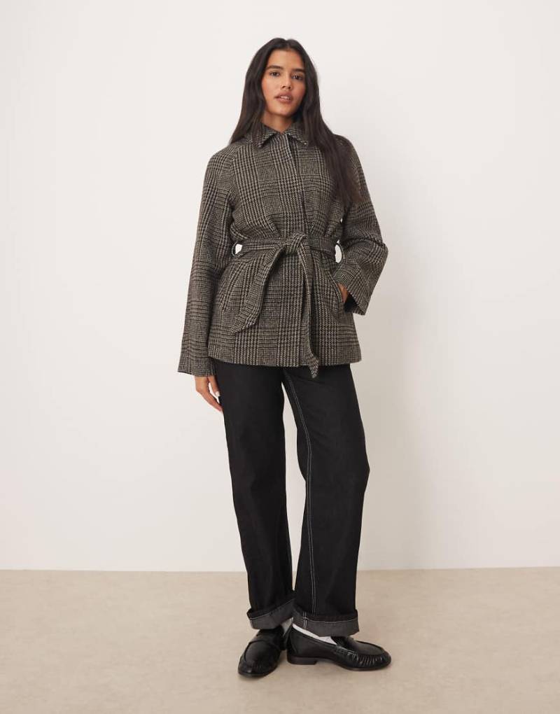 JDY - Mantel mit Karomuster auf dunklem Grund und Taillengürtel-Grau von JDY