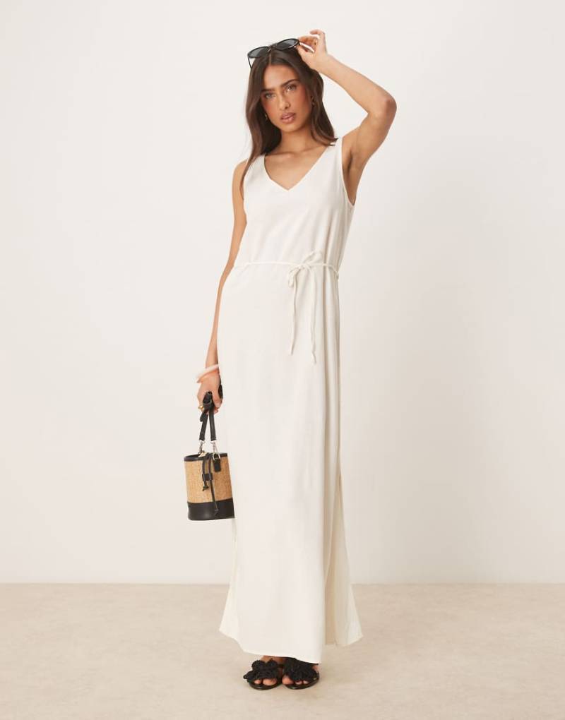 JDY - Maxikleid aus Leinenmix in Weiß mit Bindedetail von JDY