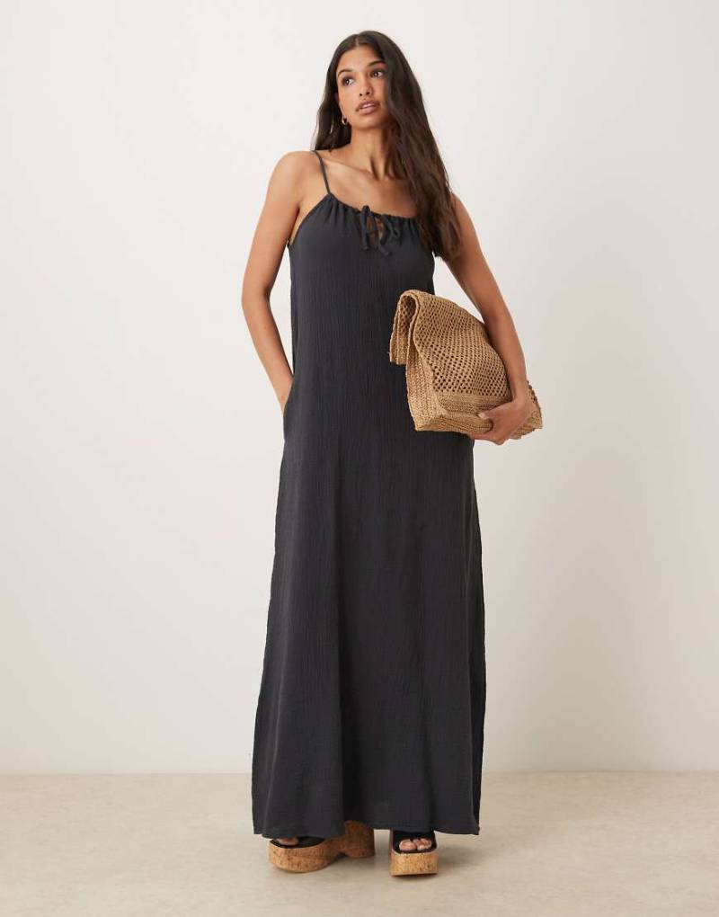 JDY - Maxikleid aus Musselin in Anthrazit-Grau von JDY