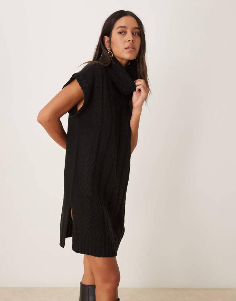 JDY - Mini-Strickkleid in Schwarz mit Rollkragen und Zopfmuster von JDY