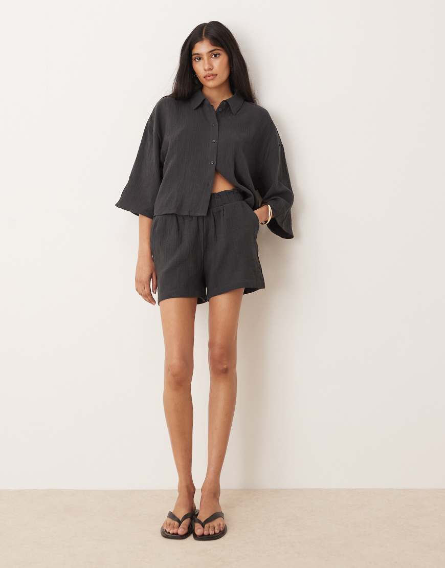 JDY - Musselin-Shorts in Anthrazit, Kombiteil-Grau JDY - Musselin-Shorts in Anthrazit, Kombiteil-Grau von JDY