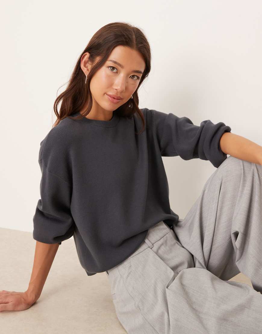 JDY - Schlichter Pullover mit Rundhalsausschnitt in Anthrazit-Grau JDY - Schlichter Pullover mit Rundhalsausschnitt in Anthrazit-Grau von JDY