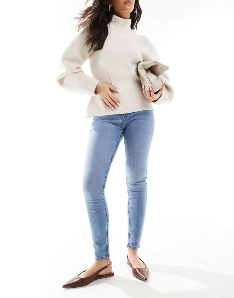 JDY - Skinny-Jeans in Mittelblau mit hohem Bund von JDY