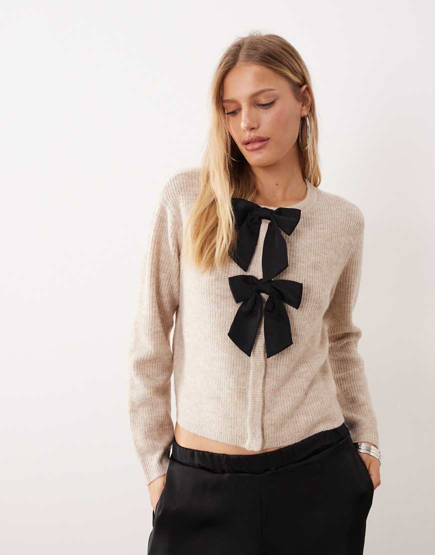 JDY - Strickjacke in Creme mit Schleifendetails-Weiß von JDY