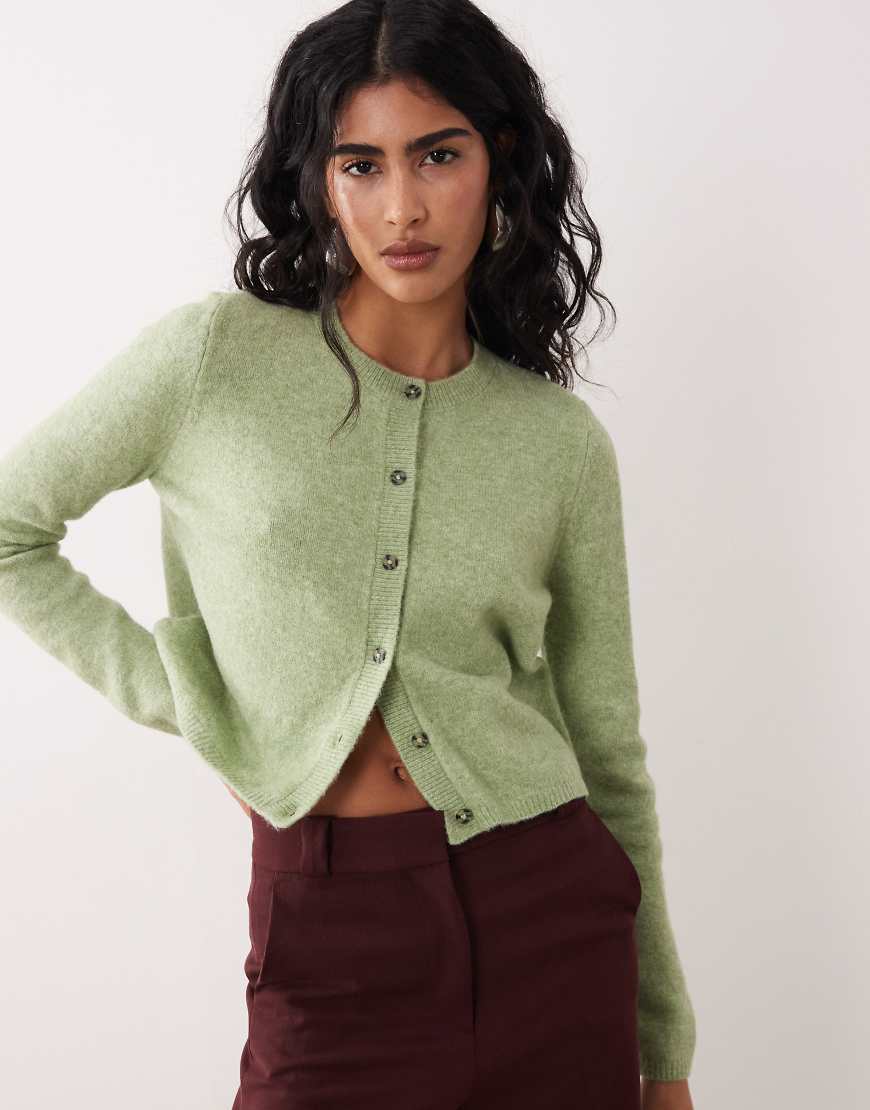 JDY - Strickjacke in Grün mit Wollanteil und Rundhalsausschnitt von JDY