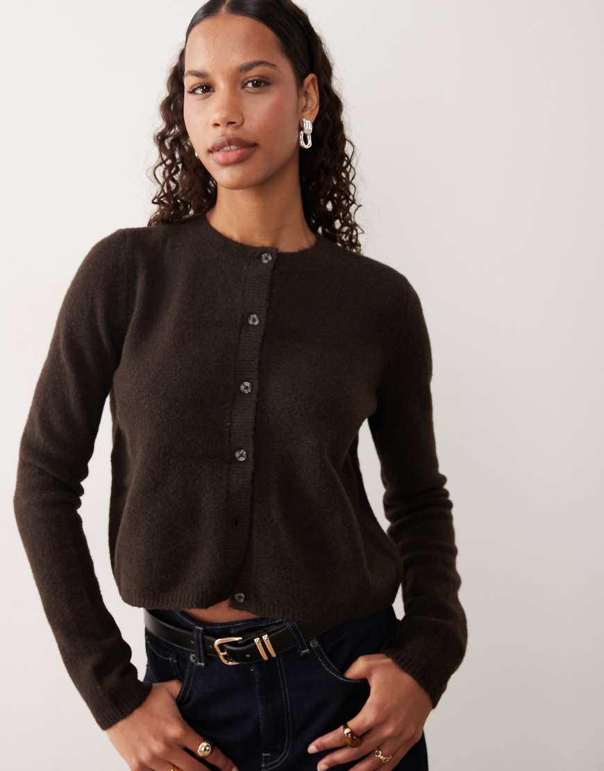 JDY - Strickjacke in Schokobraun mit Rundhalsausschnitt und Wollanteil-Brown von JDY