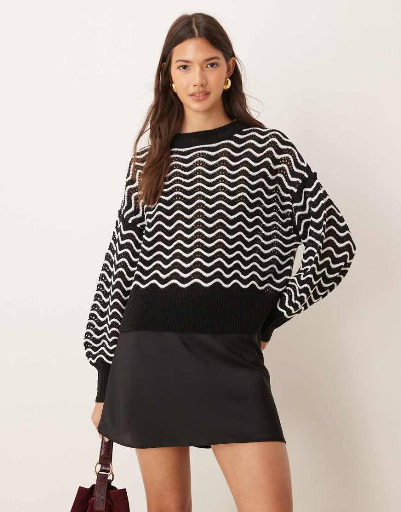 JDY - Pullover in Schwarz und Weiß mit Zickzack-Streifenmuster von JDY