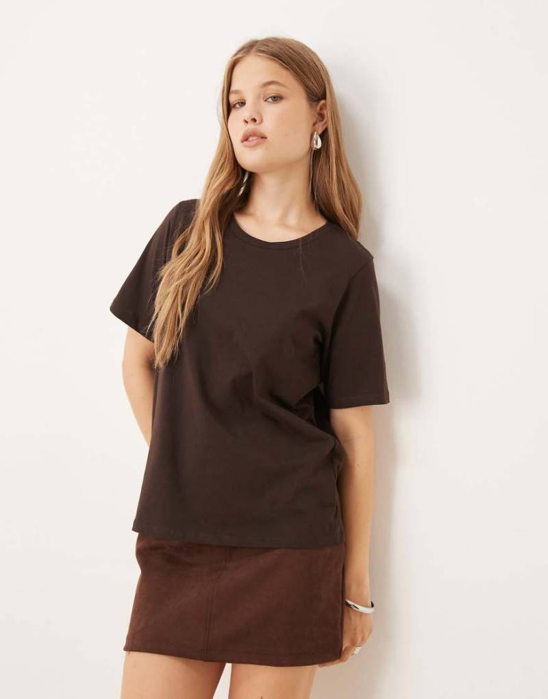 JDY - T-Shirt in Dunkelbraun-Brown von JDY