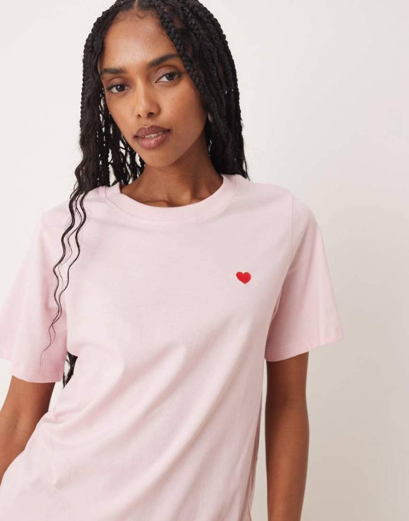 JDY - T-Shirt in Rosa mit Herzprint von JDY