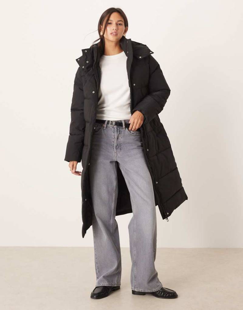 JDY - Wattierte Longline-Jacke in Schwarz von JDY