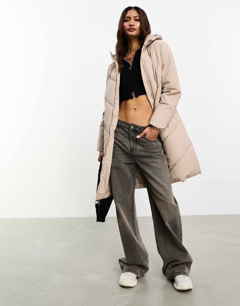 JDY - Wattierter Longline-Mantel in Stein mit Chevronmuster-Neutral von JDY