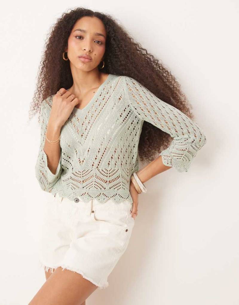 JDY - Weitmaschiges Strickoberteil in Hellgrün mit Muschelsaum von JDY