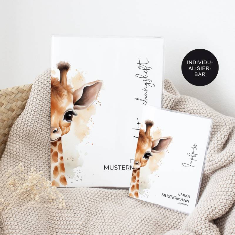 U-Heft Hülle/Impfpass Personalisiert "Giraffe" - Geschenk Zur Geburt Baby Junge Oder Mädchen Geschenkidee Schutzhülle Untersuchungsheft von JDesignerie