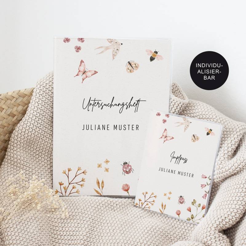 U-Heft Hülle Mädchen "Schmetterlinge" Personalisiert Mit Namen Impfpass Im Set Für Babys Und Kinder Als Geschenk Zur Geburt An Die Mutter von JDesignerie