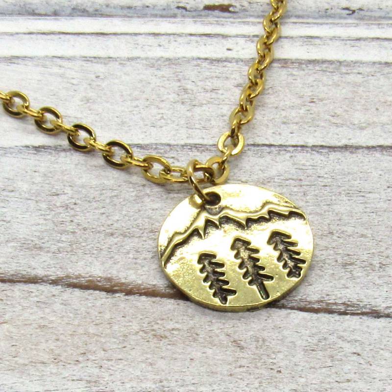 Berg Und Bäume Anhänger Halskette, Gold Ton, Natur Anhänger, Herren Schmuck, Damen Halskette von JDsFashionJewelry