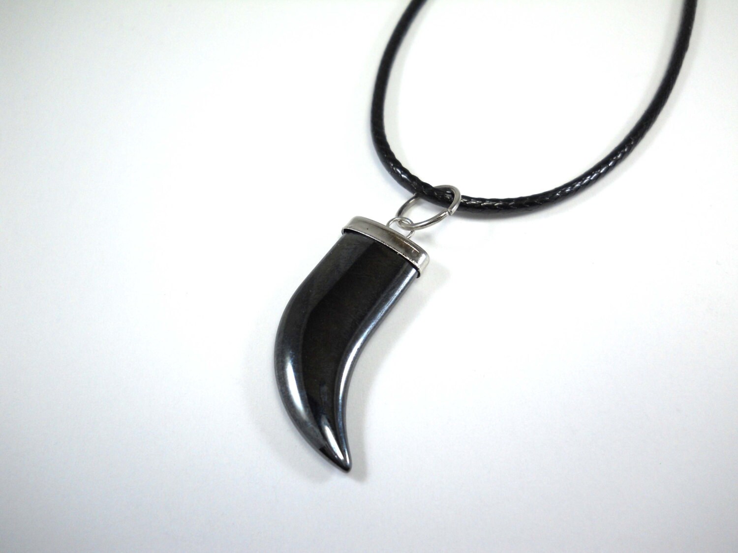 Hämatit Edelstein Horn Anhänger Halskette, Heiledelstein, Chakra Edelstein, Schwarze Herren Damen Halskette Hämatit Edelstein Horn Anhänger Halskette, Heiledelstein, Chakra Edelstein, Schwarze Herren Damen Halskette von JDsFashionJewelry