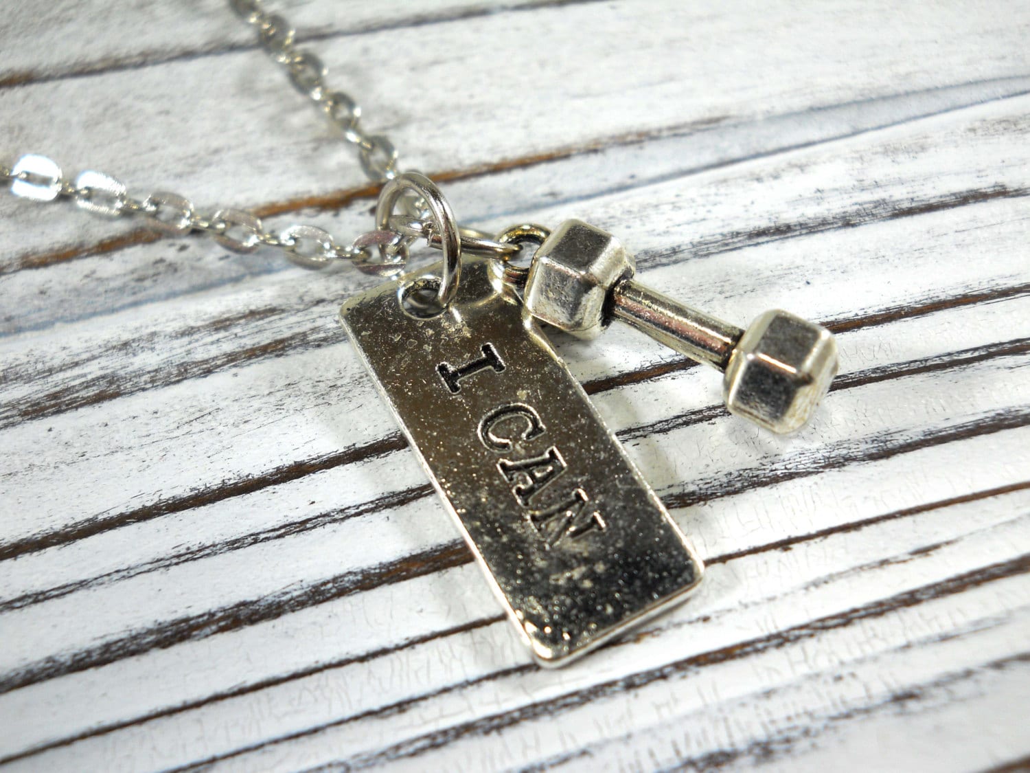 Hantel-Anhänger Mit Ich Kann Tag, Antik Silber Ton, Fitness-studio Fitness Inspirierende Halskette, Herren Geschenk Für Männer, Frauen Halskette Hantel-Anhänger Mit Ich Kann Tag, Antik Silber Ton, Fitness-studio Fitness Inspirierende Halskette, Herren Geschenk Für Männer, Frauen Halskette von JDsFashionJewelry