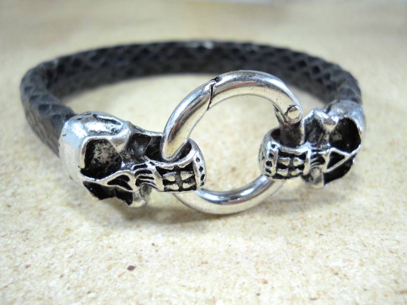 Kunstleder Schwarz Geflochtenes Armband, Antike Silber Schädel Und Haken Verschluss, 20 3/4 "Armband, Herren Geschenk Für Männer, Mode Armband von JDsFashionJewelry