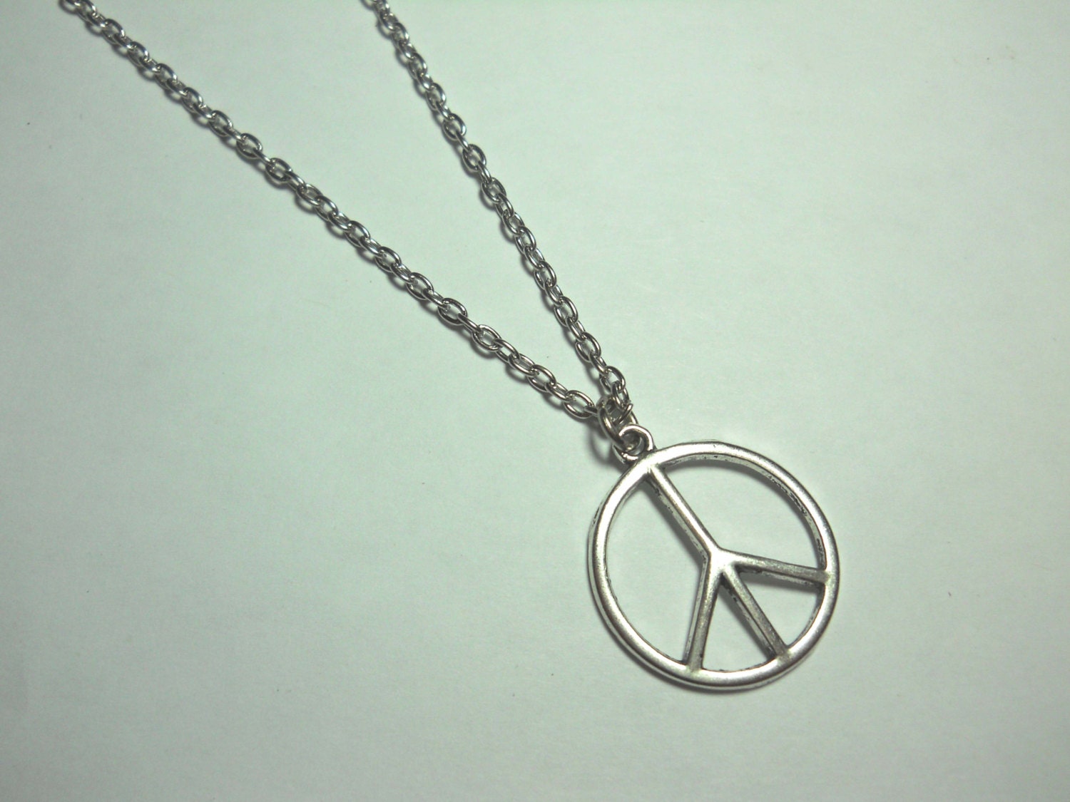Peace Anhänger Halskette, Zeichen Hippie Symbol, Zeichen, Schmuck, Männer Frauen Halskette Peace Anhänger Halskette, Zeichen Hippie Symbol, Zeichen, Schmuck, Männer Frauen Halskette von JDsFashionJewelry