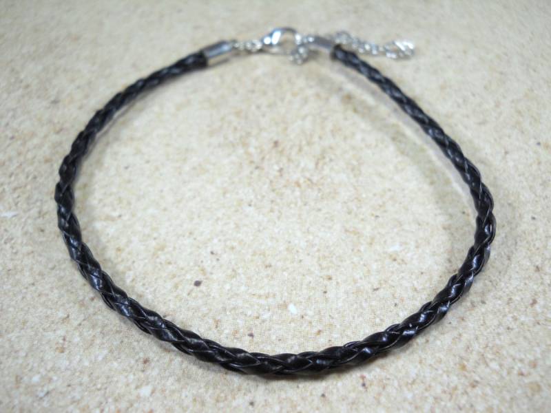 Schwarzes Geflochtenes Kunstlederarmband, Silberfarbener Karabinerverschluss, Herrenarmband, Geschenk Für Männer, Herrenschmuck, Damenarmband von JDsFashionJewelry