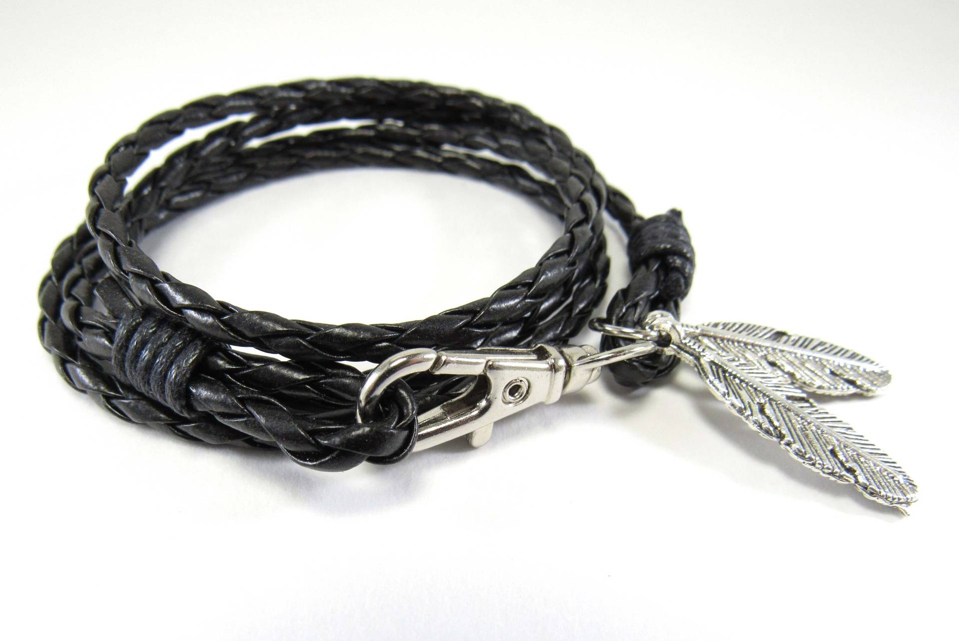 Schwarzes Kunstleder Geflochtenes Multi-Wrap-Armband, Splitter-Feder-Anhänger, Silberfarbener Verschluss, Herrenarmband, Herrenschmuck, Damenarmband von JDsFashionJewelry
