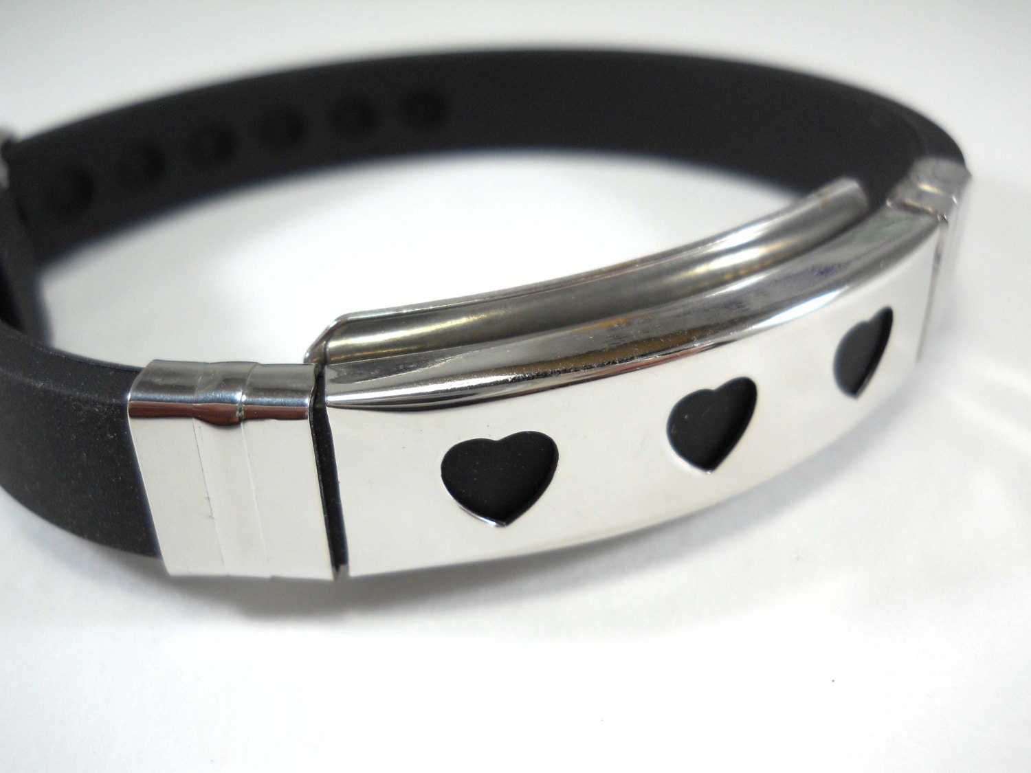 Schwarzes Silikon-Armband Mit Verstellbarer Länge 304 Edelstahl-Herz-Design-Detail, Herrenarmband, Damenarmband, Damenschmuck von JDsFashionJewelry