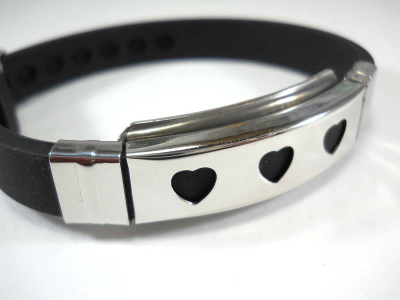 Schwarzes Silikon-Armband Mit Verstellbarer Länge 304 Edelstahl-Herz-Design-Detail, Herrenarmband, Damenarmband, Damenschmuck von JDsFashionJewelry
